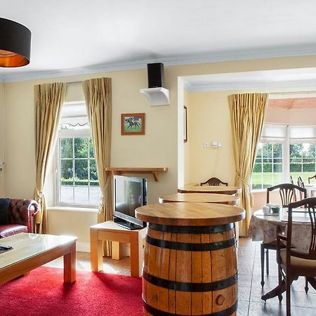 The Ridgewood Lodge Ньюбридж Экстерьер фото