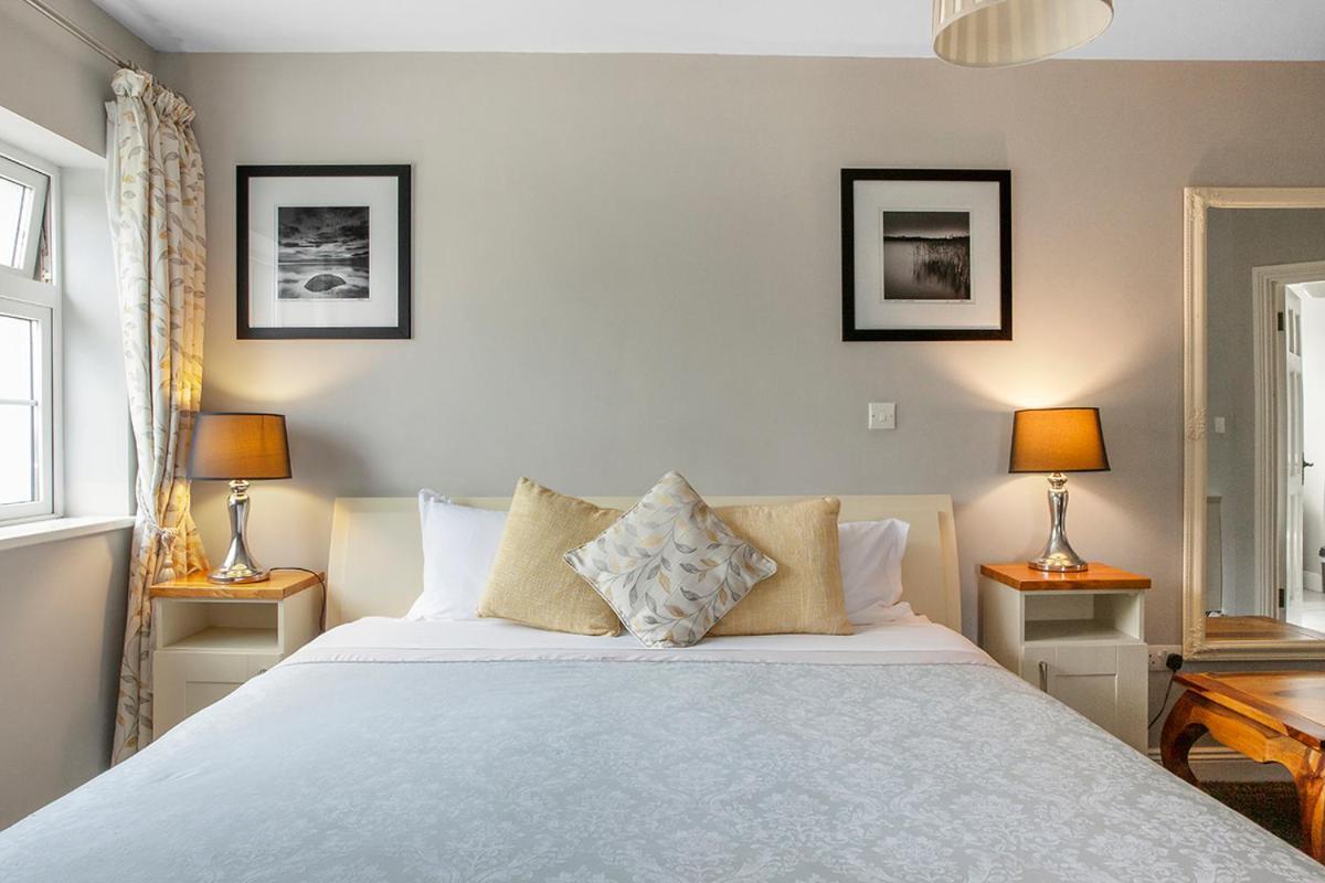 The Ridgewood Lodge Ньюбридж Экстерьер фото