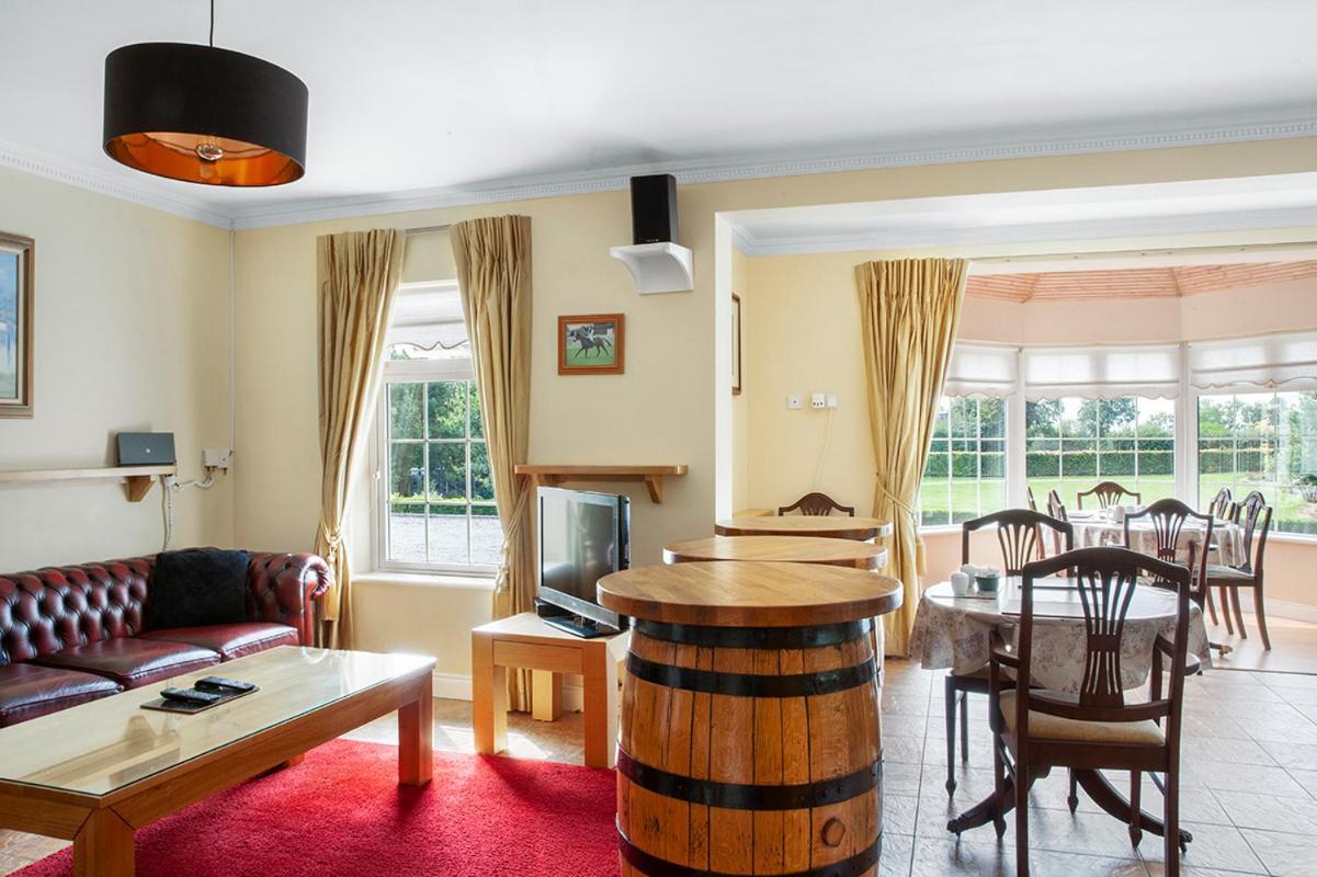 The Ridgewood Lodge Ньюбридж Экстерьер фото